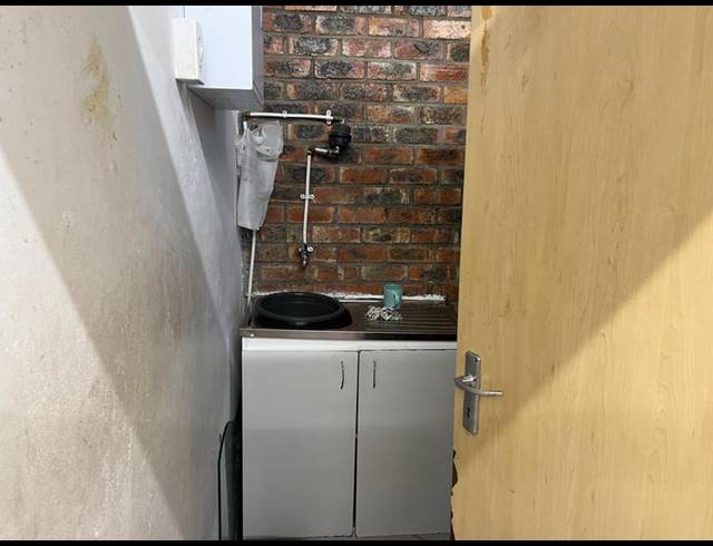 RETAIL PROPERTY TO RENT IN MILNERTON CENTRAL